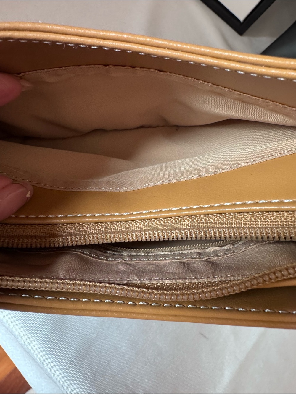 Liz Claiborne Camel Shoulder Bag - Picture 8 of 11